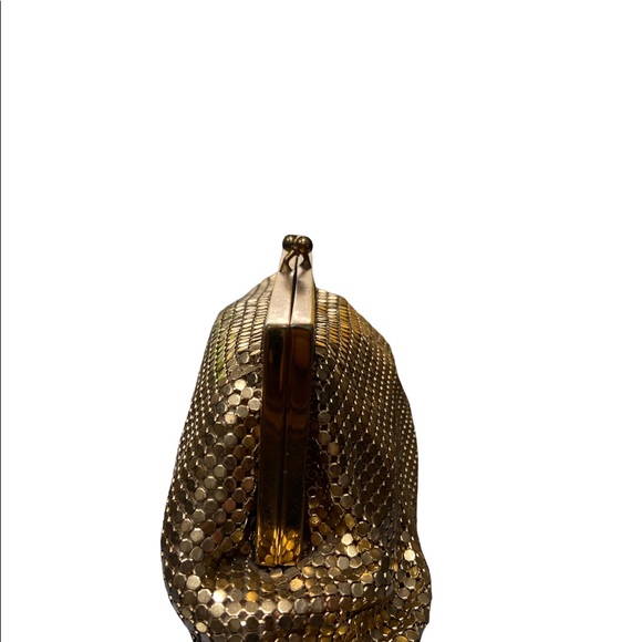 Whiting and Davis gold mesh small purse - Picture 4 of 10